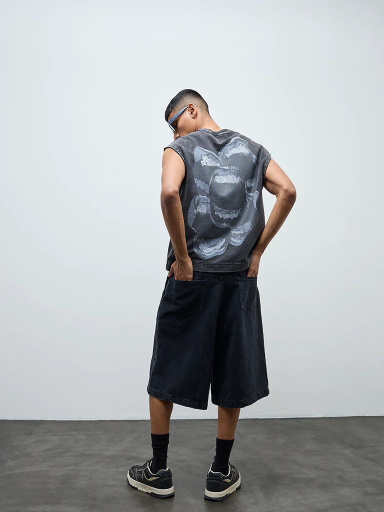 Nuon Charcoal Relaxed-Fit Mid-Rise Denim Jorts - Image 4