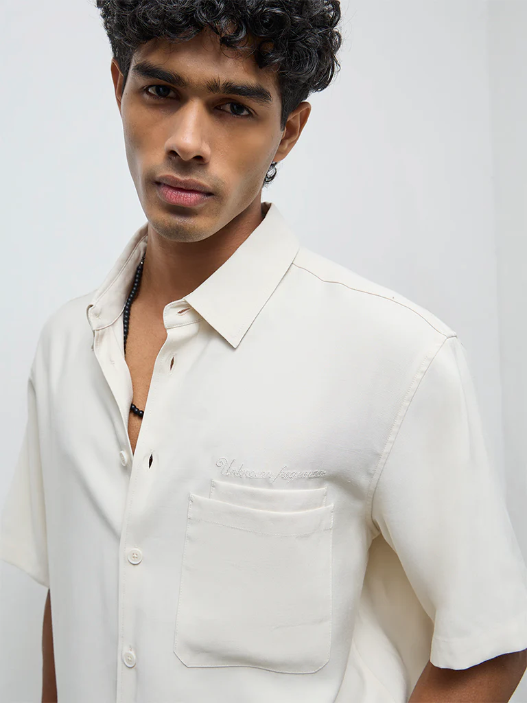 Nuon Cream Solid Relaxed-Fit Shirt - Image 4