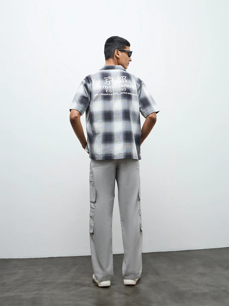 Nuon Grey Relaxed-Fit Mid-Rise Cotton Cargo Trousers - Image 4