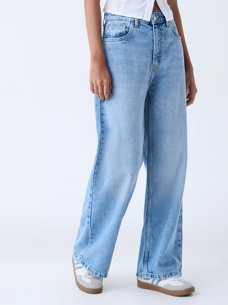 Nuon Light Blue Relaxed-Fit High-Rise Jeans - Image 2