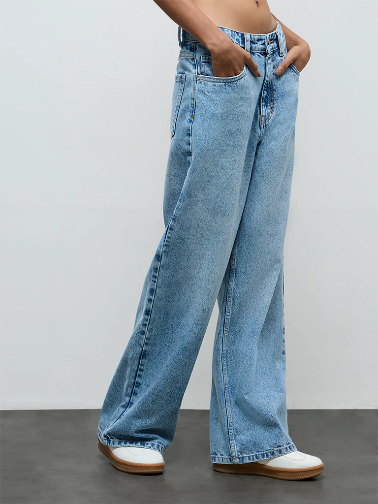 Nuon Light Blue Washed Relaxed-Fit High-Rise Jeans - Image 3