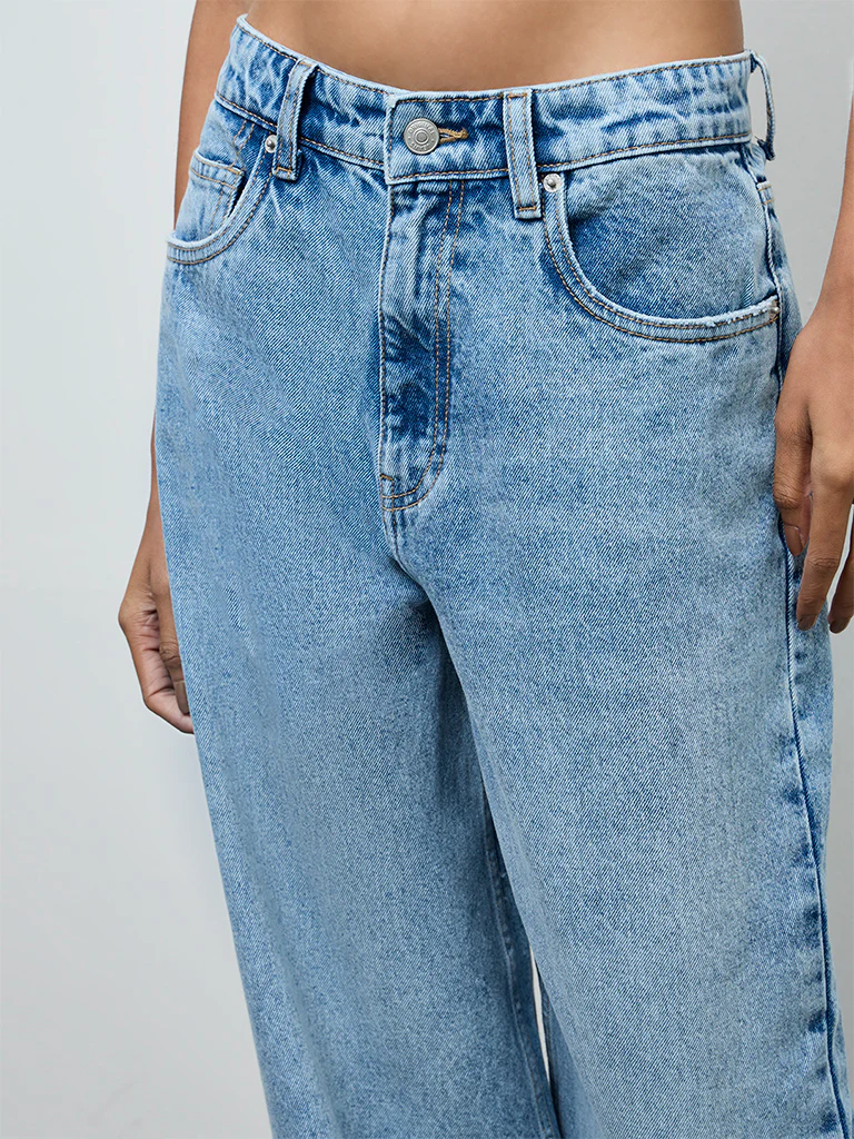 Nuon Light Blue Washed Relaxed-Fit High-Rise Jeans - Image 4