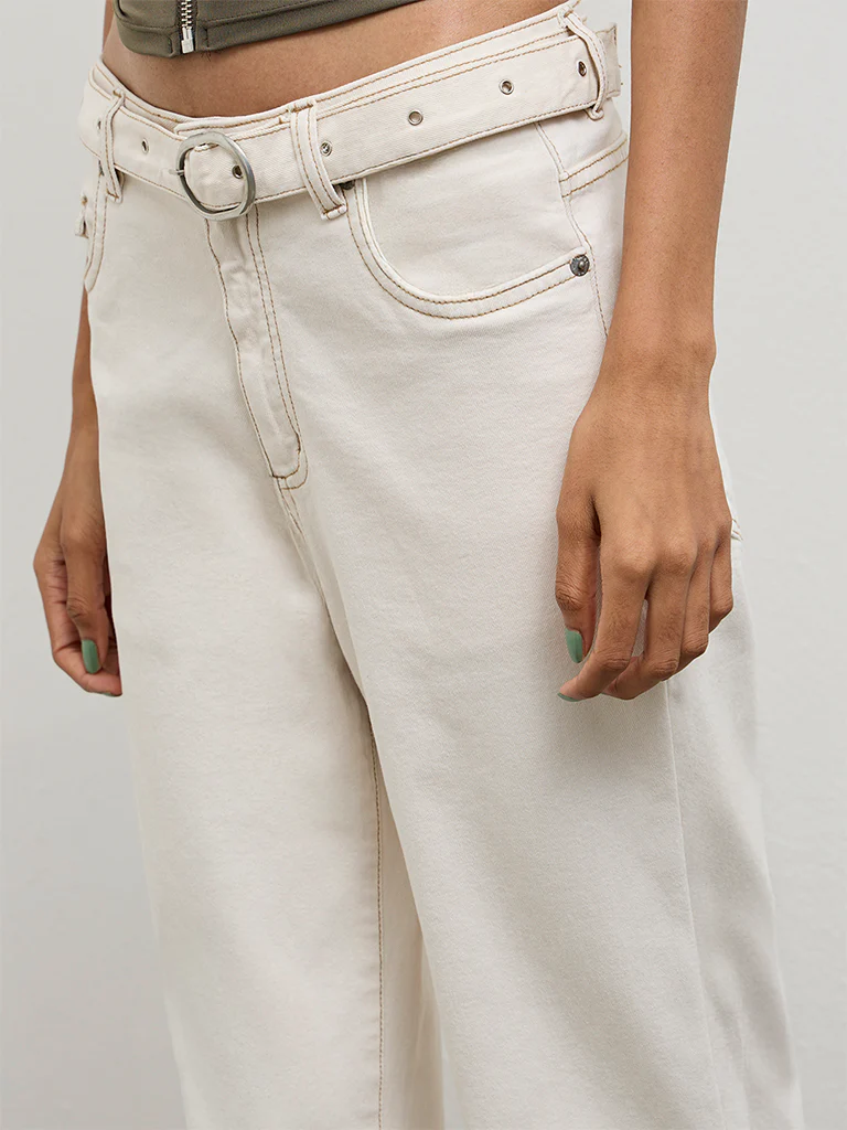 Nuon Off-White High-Rise Flared Jeans - Image 3