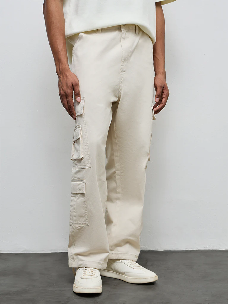 Nuon Off-White Relaxed-Fit Mid-Rise Cotton Cargo Pants - Image 2