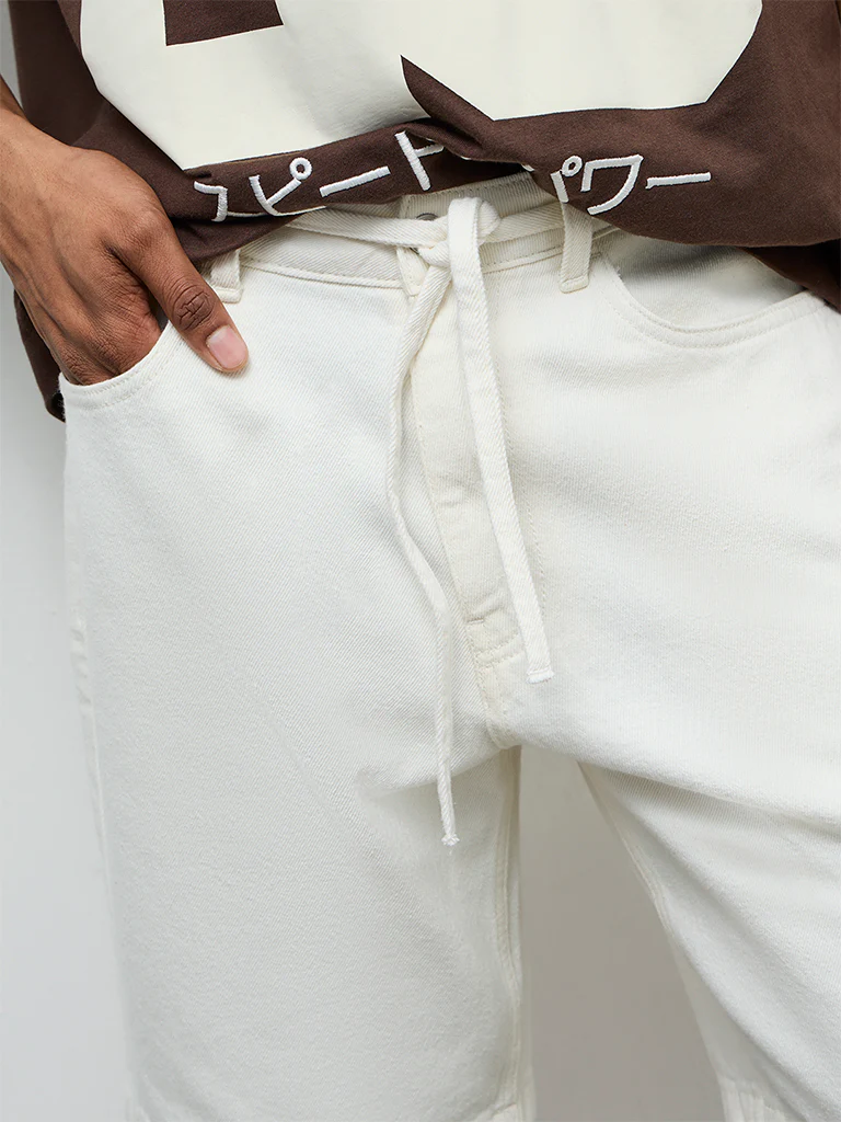 Nuon Off-White Relaxed-Fit Mid-Rise Denim Shorts - Image 3