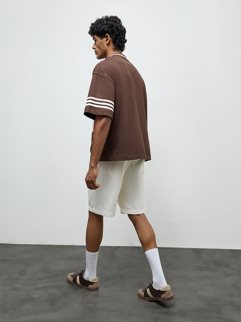 Nuon Off-White Relaxed-Fit Mid-Rise Denim Shorts - Image 4