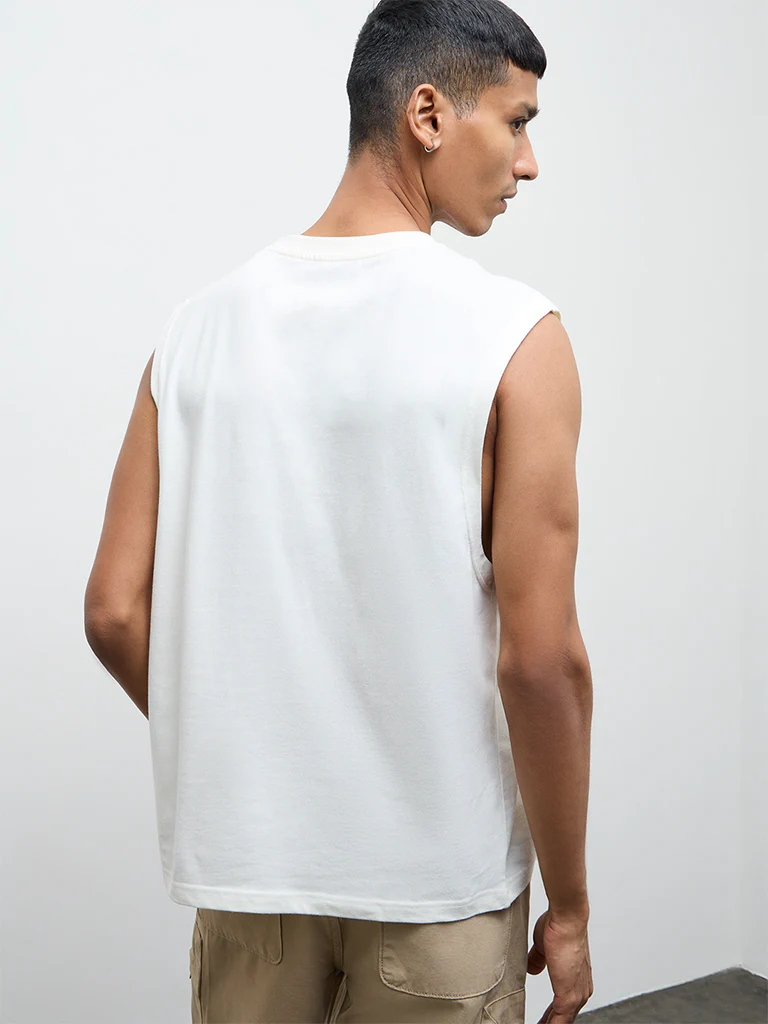 Nuon Off-White Solid Relaxed Fit Cotton T-Shirt - Image 4