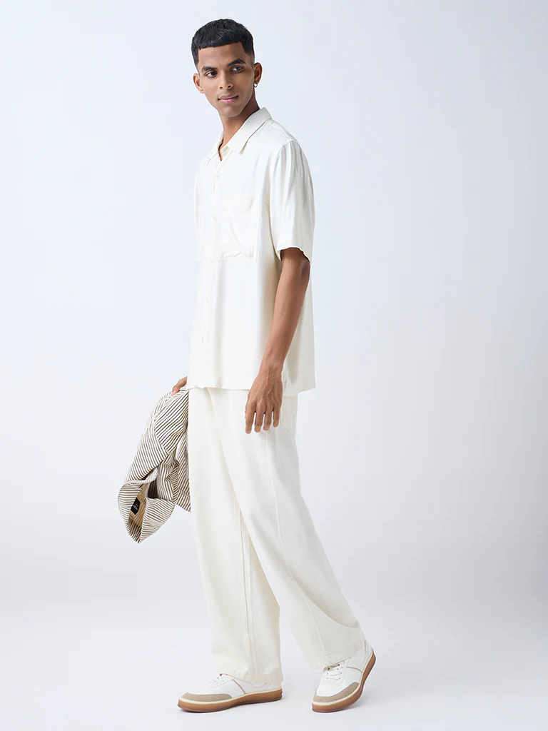 Nuon Off-White Solid Relaxed-Fit Shirt - Image 2