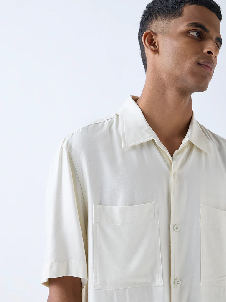 Nuon Off-White Solid Relaxed-Fit Shirt - Image 3