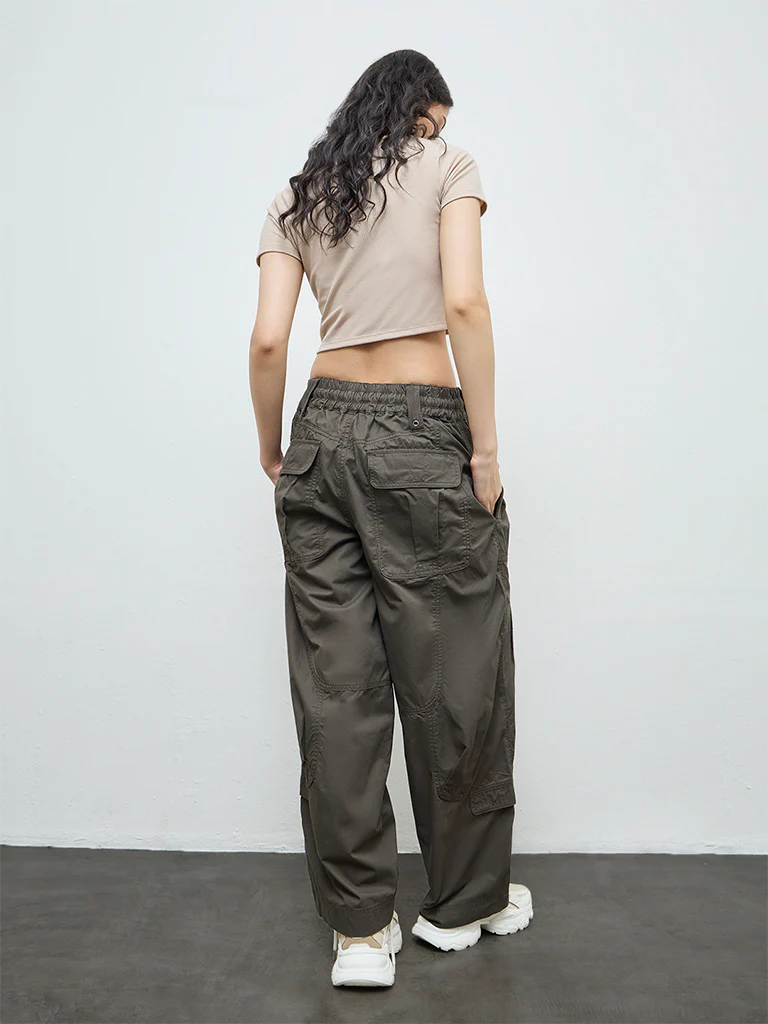 Nuon Olive Solid High-Rise Cotton Cargo Pants - Image 4