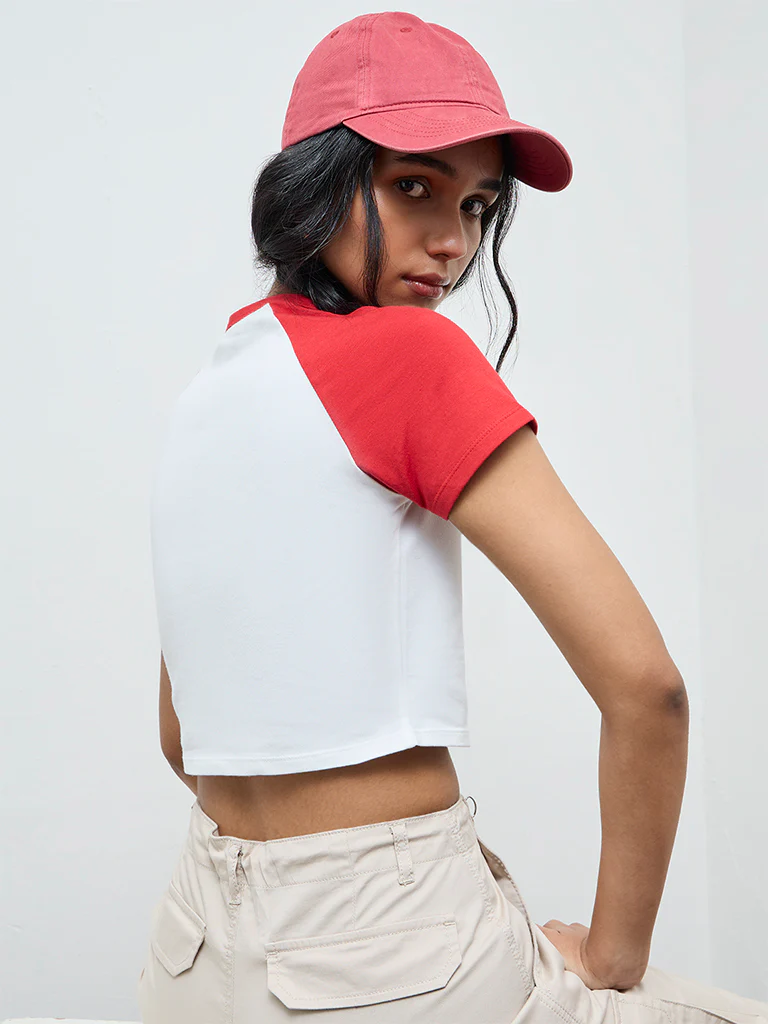 Nuon Red Text Design Cotton-Blend T-Shirt - Image 4