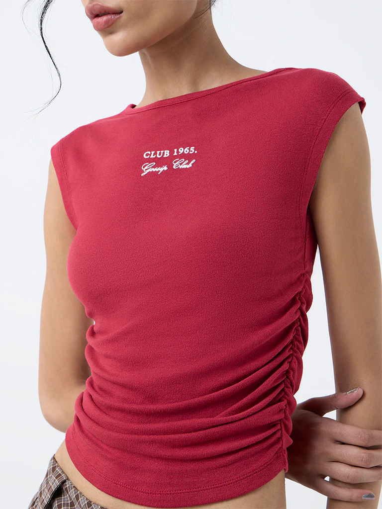 Nuon Red Text Design T-Shirt - Image 3