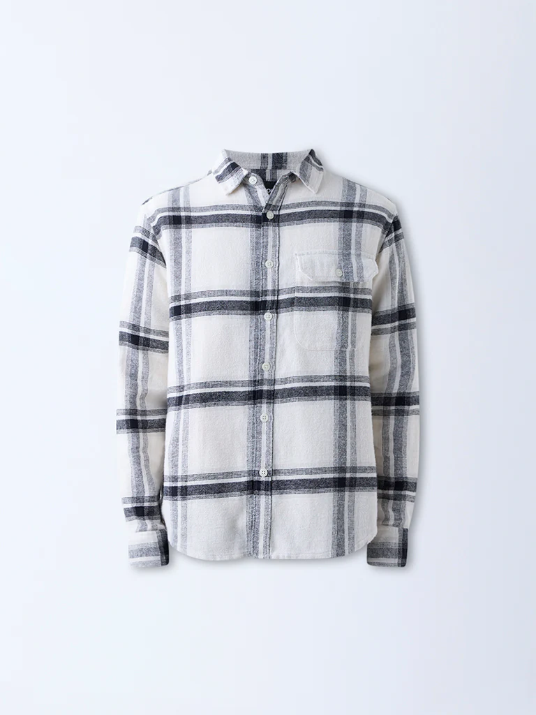 Nuon White Checks Pattern Relaxed-Fit Cotton Shirt - Image 5