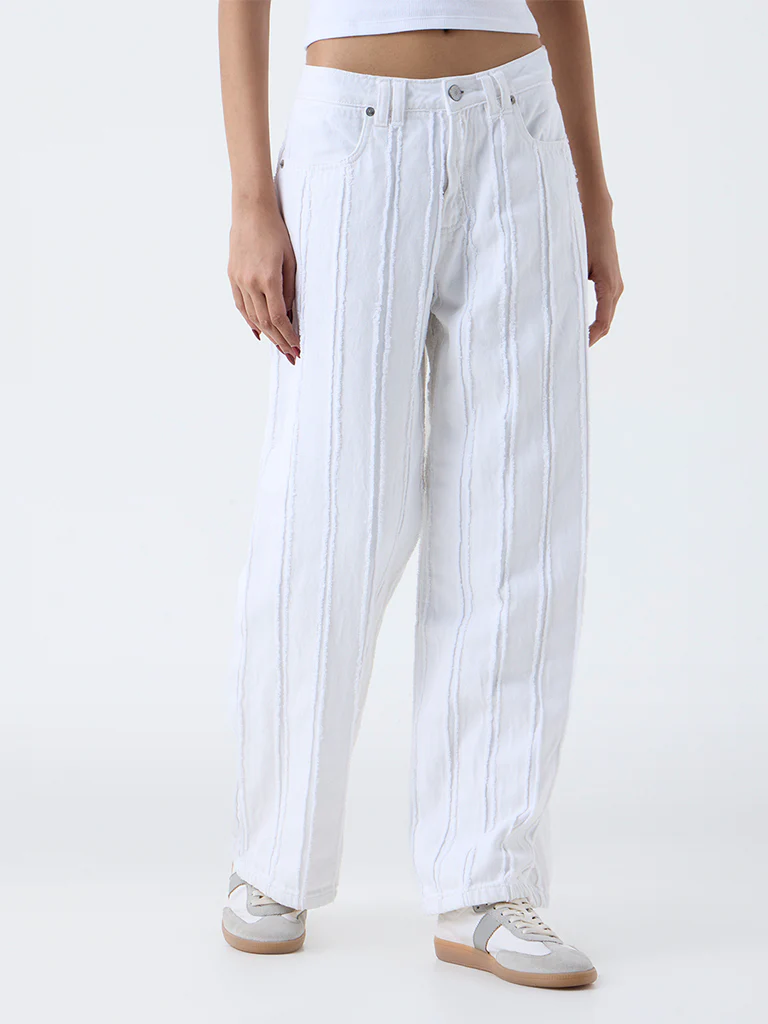 Nuon White Frayed High-Rise Jeans - Image 2