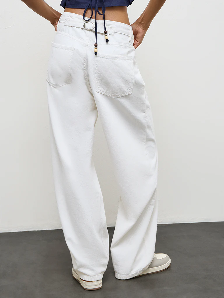 Nuon White Straight-Fit High-Rise Jeans - Image 4