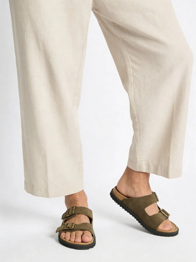 SOLEPLAY Olive Buckle Detailed Suede Sandals
