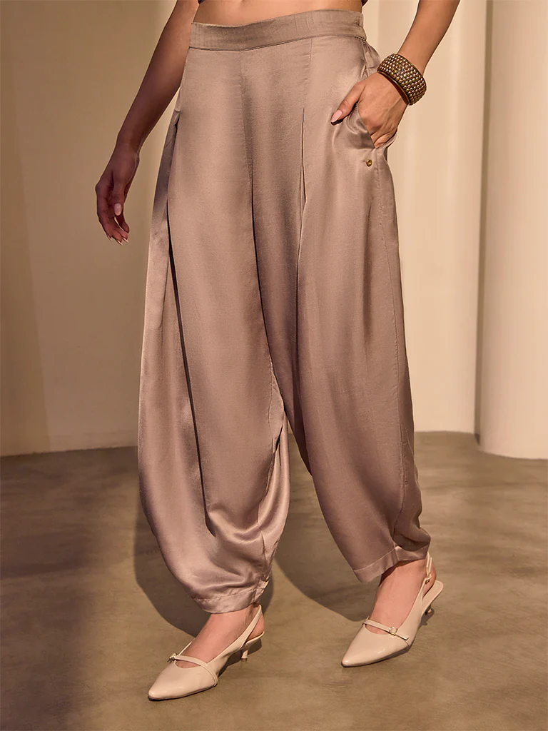 Solid Barrel-Leg Pants β Brown