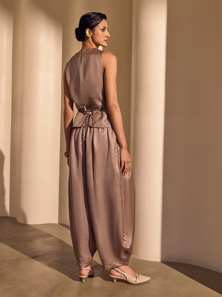 Solid Barrel-Leg Pants β Brown - Image 5