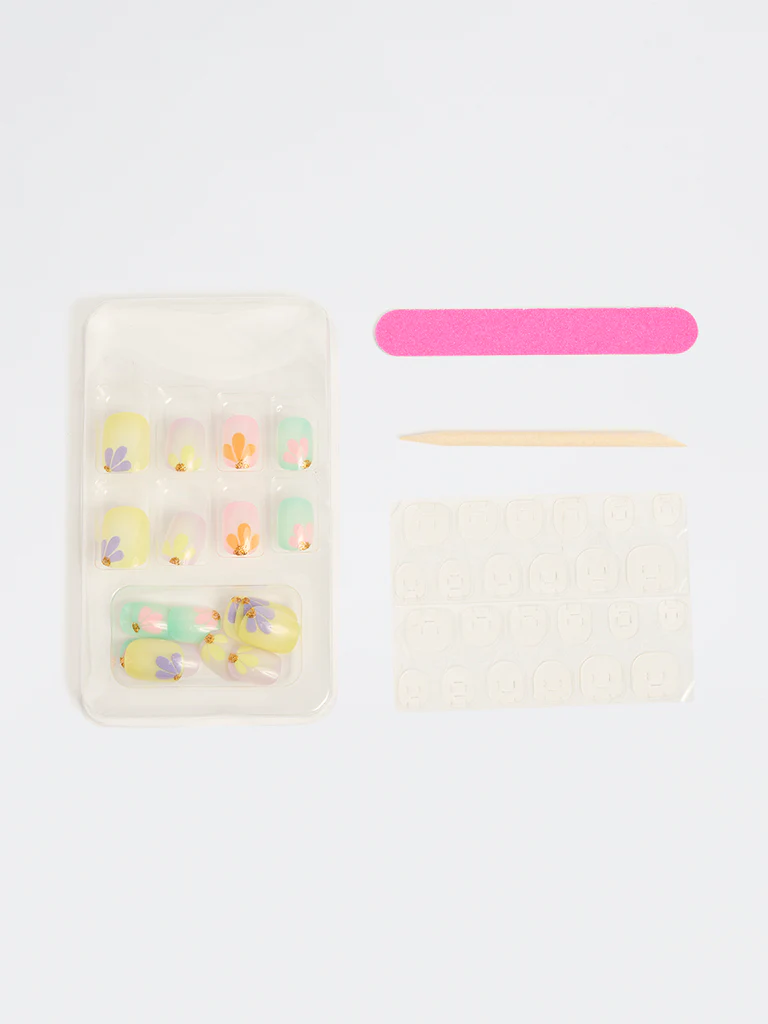 Studiowest Press and Go Pretty Floral Press-On Nail Set - Image 2