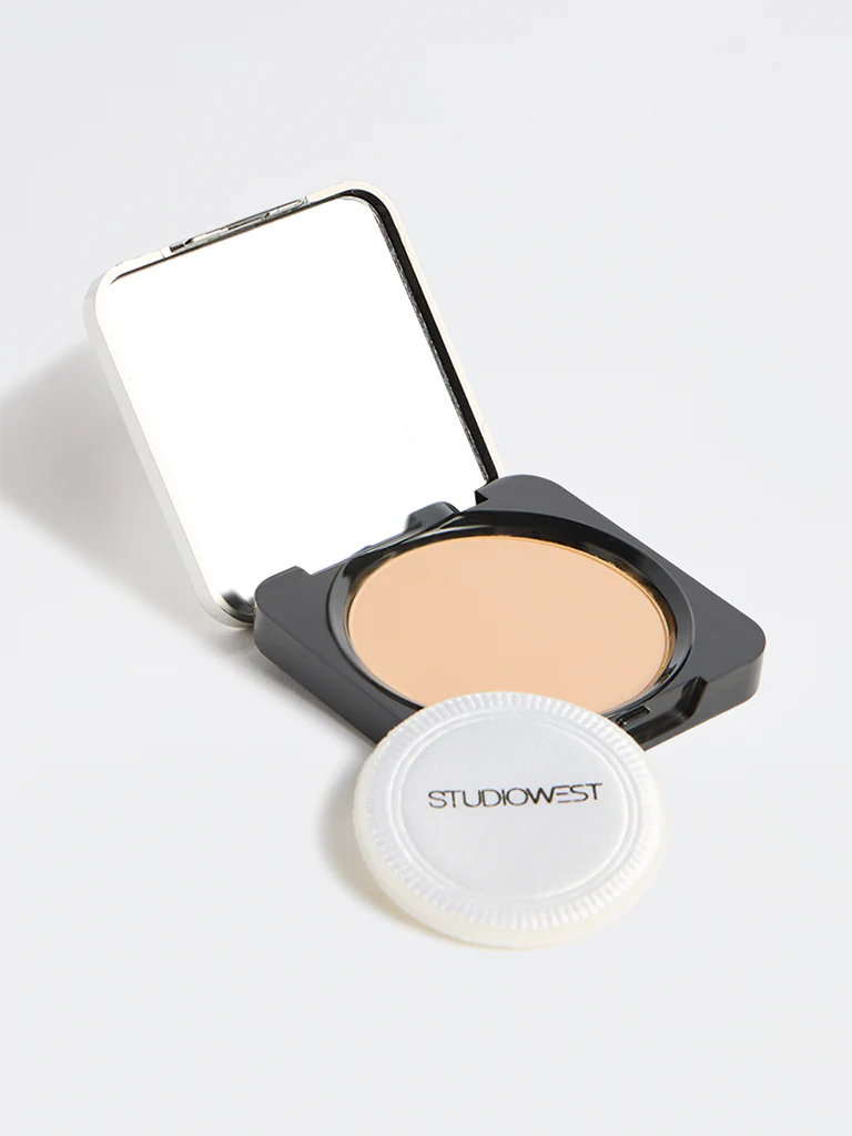Studiowest Walnut Born Perfect Compact Powder - 9 gm - Image 2