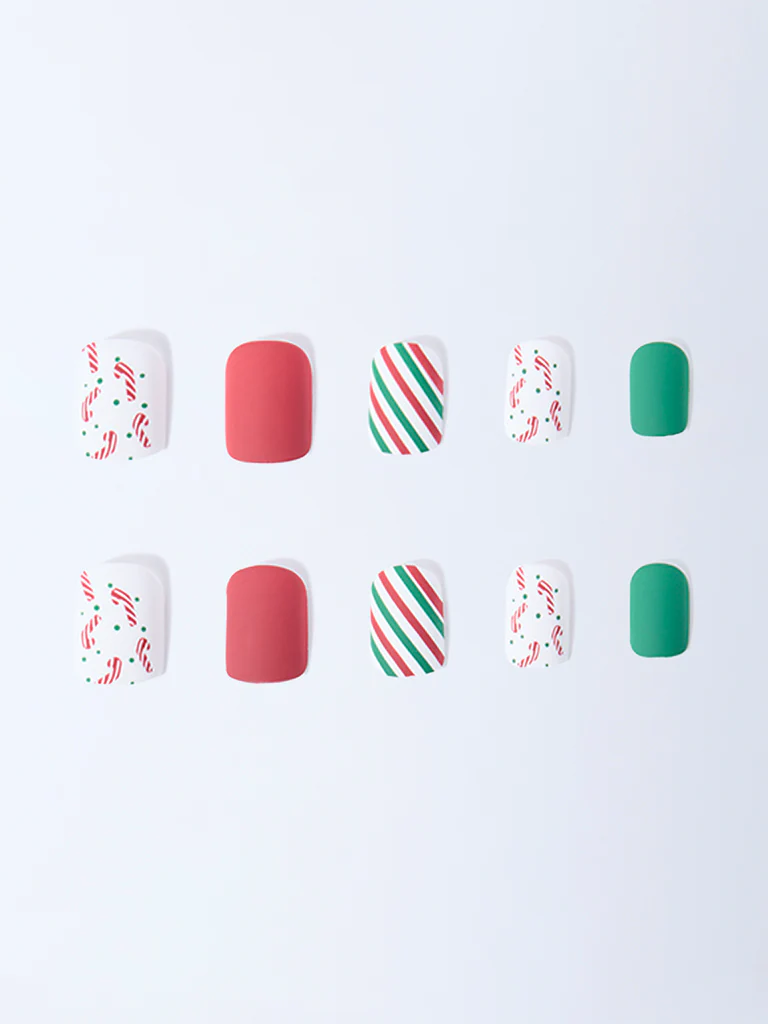 Studiowest X-Mas Themed Press-On Nail Set
