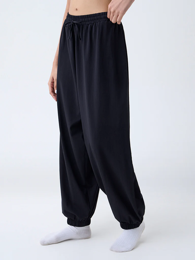 Superstar Black Solid High-Rise Cotton-Blend Joggers - Image 2