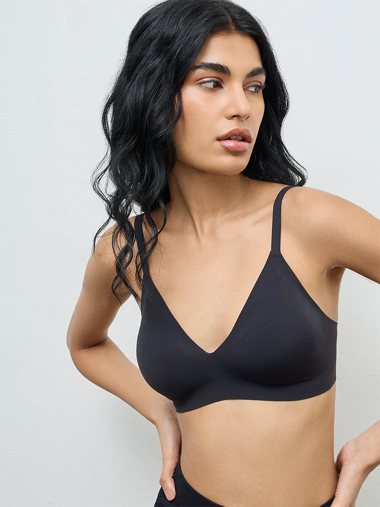Superstar Black Solid Padded Non-Wired Bra