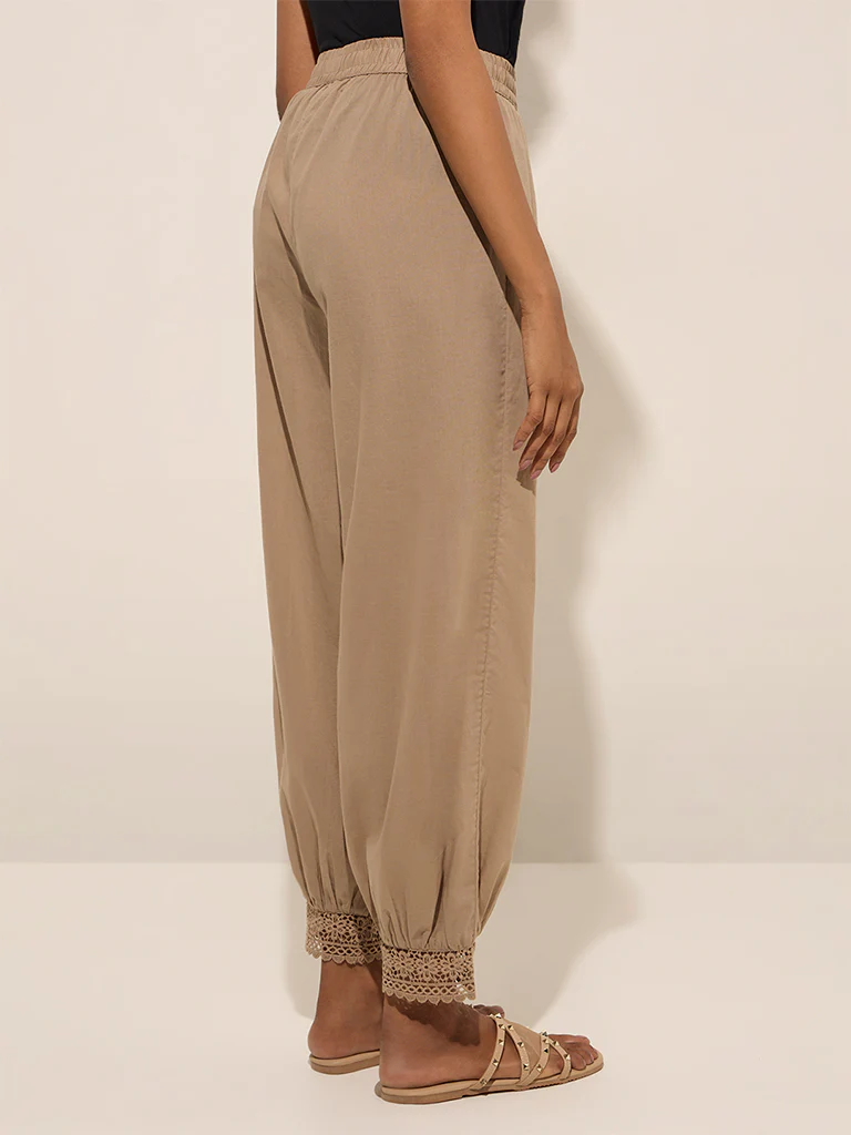 Utsa Beige Crochet-Detailed Harem-Style Cotton Pants - Image 4