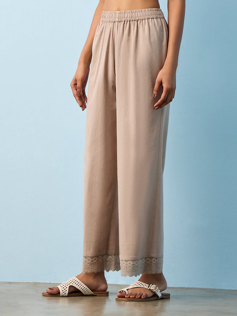 Utsa Beige Lace Detailed Pants