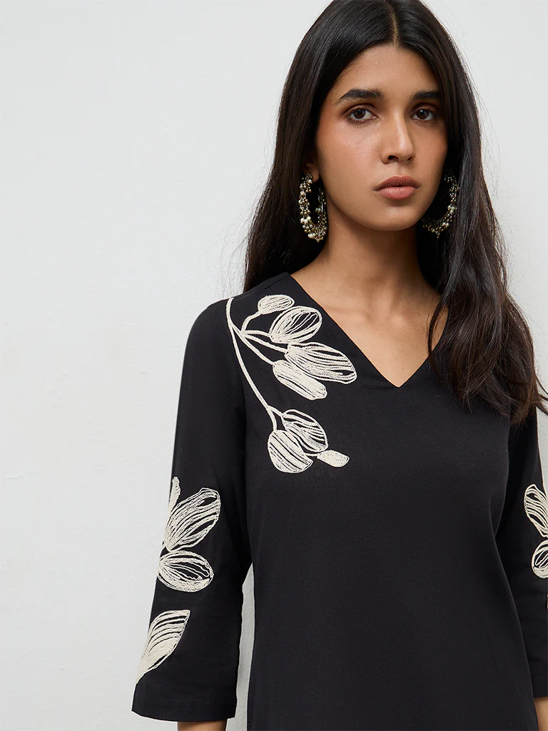 Utsa Black Floral Embroidered Cotton-Blend Kurta - Image 3