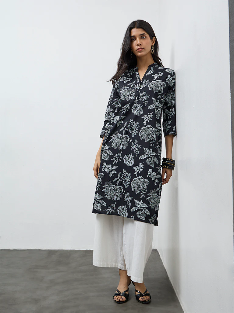 Utsa Black Floral Printed Cotton Straight Kurta - Image 2