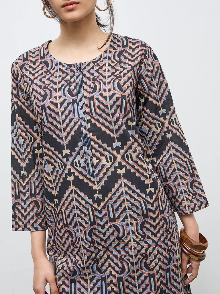 Utsa Black Geometric Design Cotton Straight Kurta - Image 3