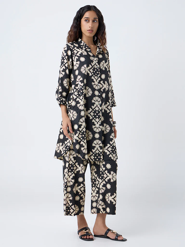Utsa Black Geometric Printed A-Line Kurta - Image 2