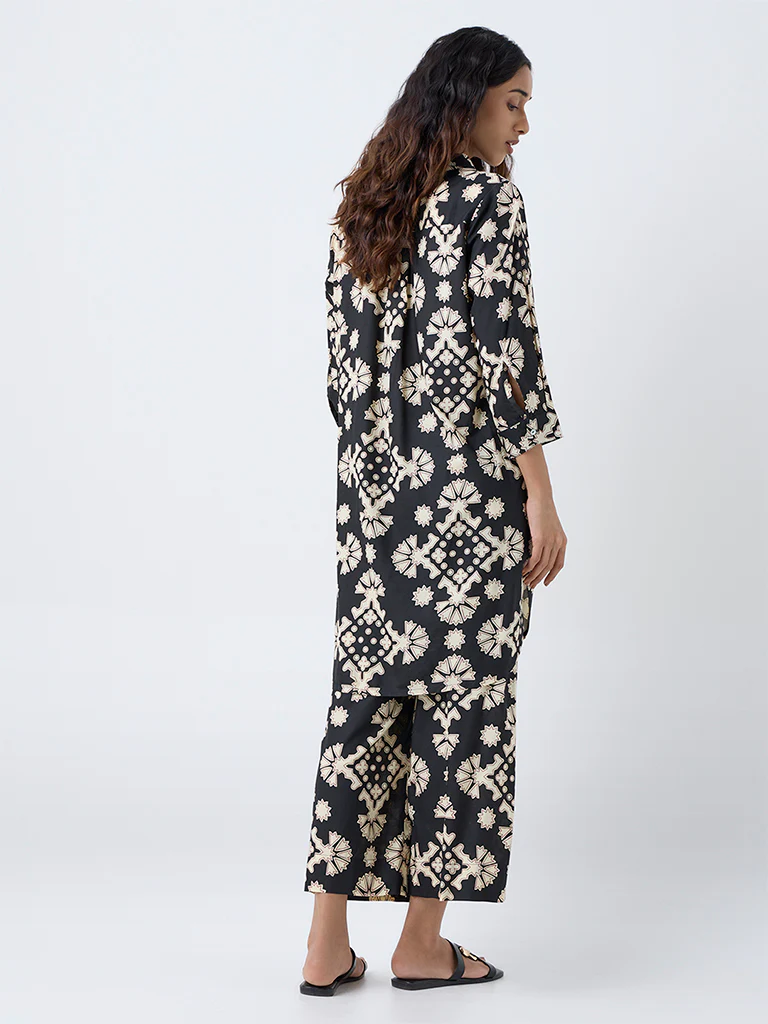 Utsa Black Geometric Printed A-Line Kurta - Image 4
