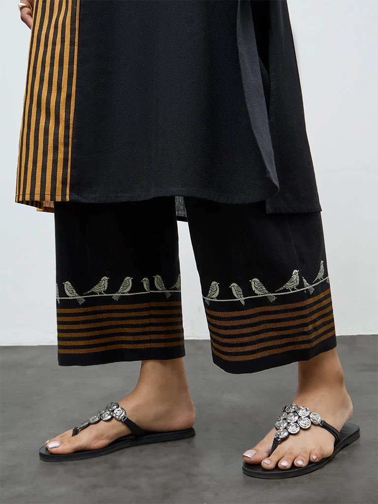 Utsa Black Printed Cotton-Blend Pants - Image 3