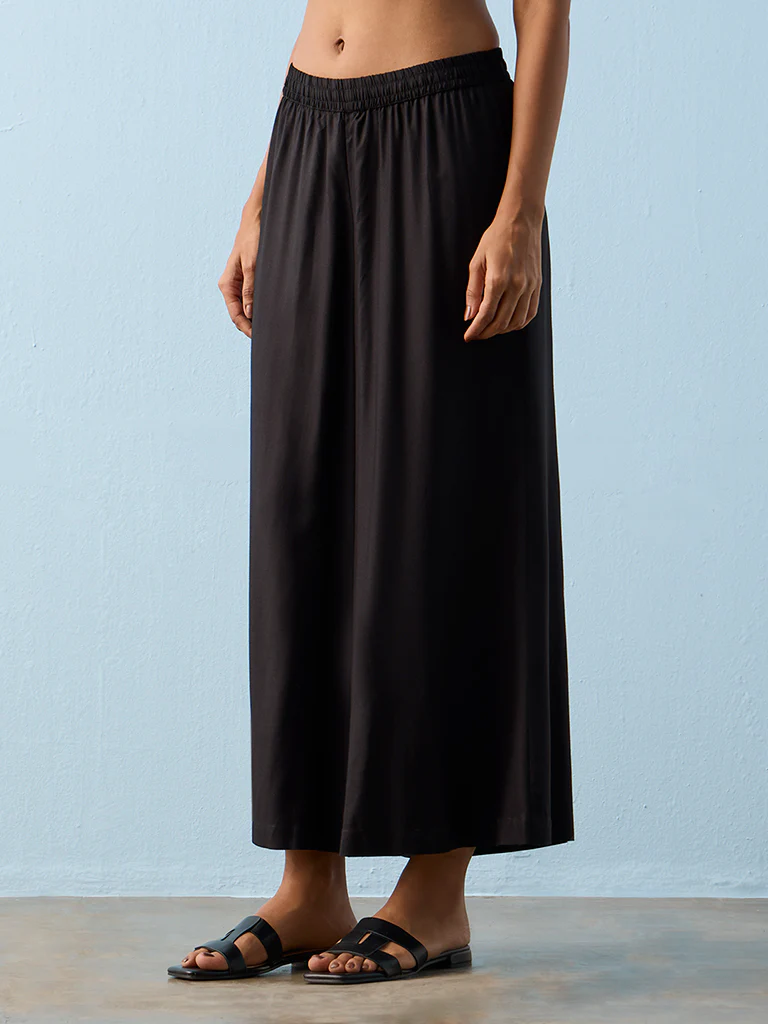 Utsa Black Solid Palazzos