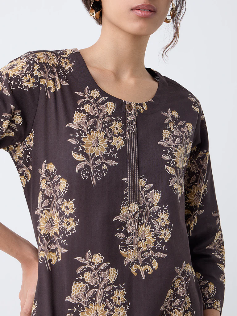 Utsa Dark Brown Foliage Printed Straight Cotton Kurta - Image 3