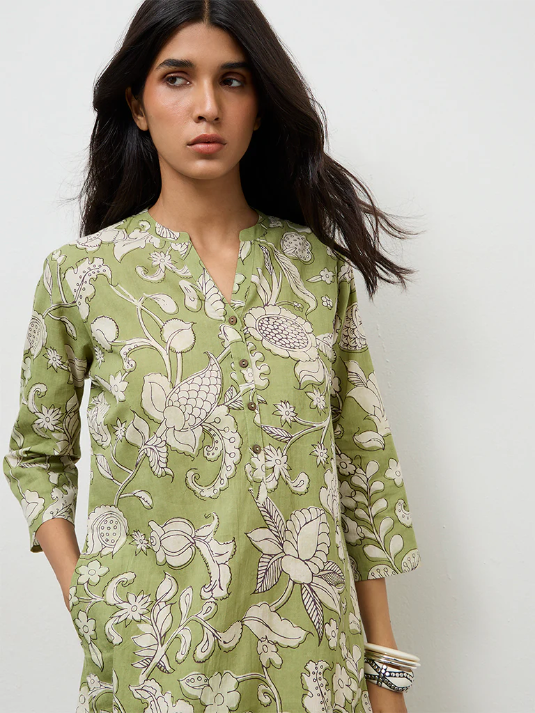 Utsa Green Floral Pattern Cotton Straight Kurta - Image 3