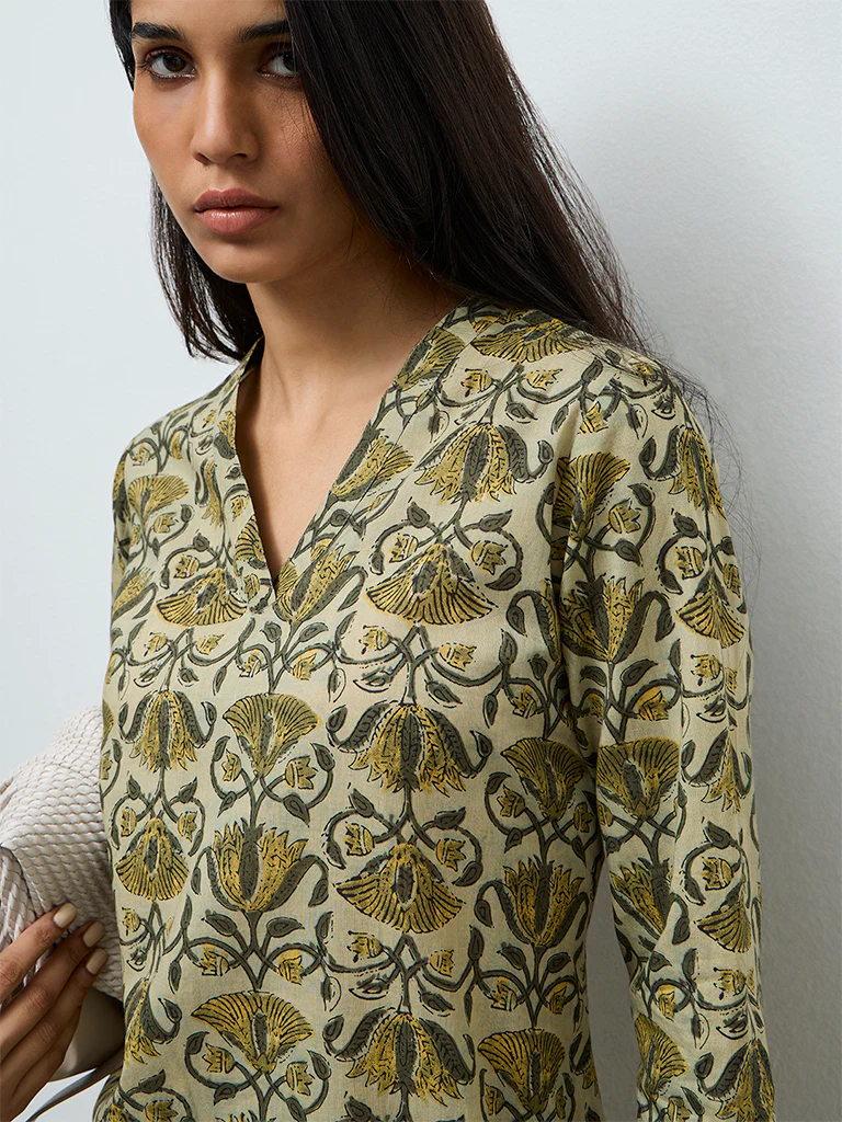 Utsa Green Floral Printed Cotton Straight Kurta - Image 3