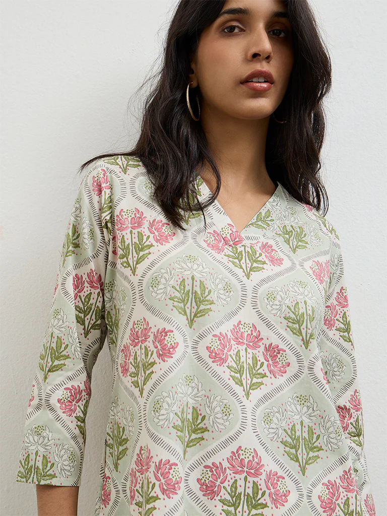 Utsa Green Floral Printed Cotton Straight Kurta - Image 3