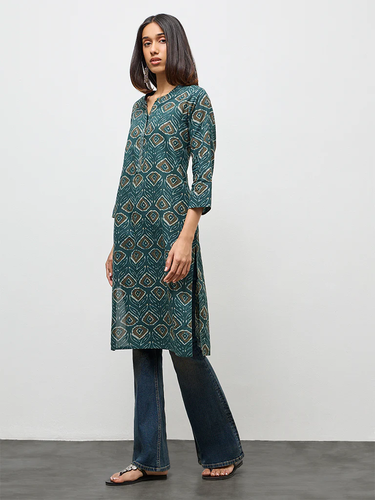 Utsa Green Printed Cotton Straight Kurta - Image 2