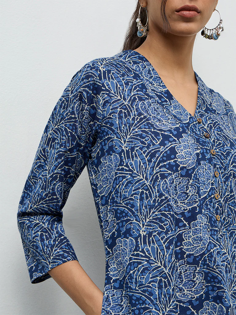 Utsa Indigo Floral Pattern Cotton Straight Kurta - Image 3