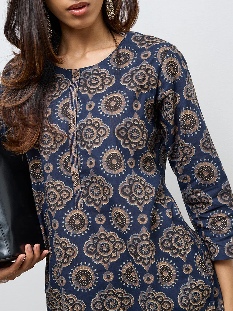 Utsa Indigo Printed Cotton Straight Kurta - Image 3