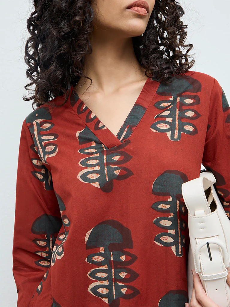 Utsa Maroon Foliage Printed Cotton A-Line Kurta - Image 3