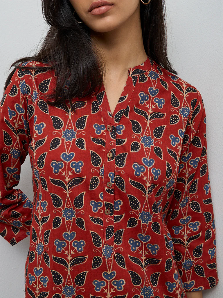 Utsa Maroon Printed Cotton Straight Kurta - Image 3