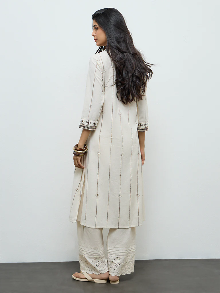 Utsa Off-White Aztec Embroidered Cotton-Blend A-Line Kurta - Image 4