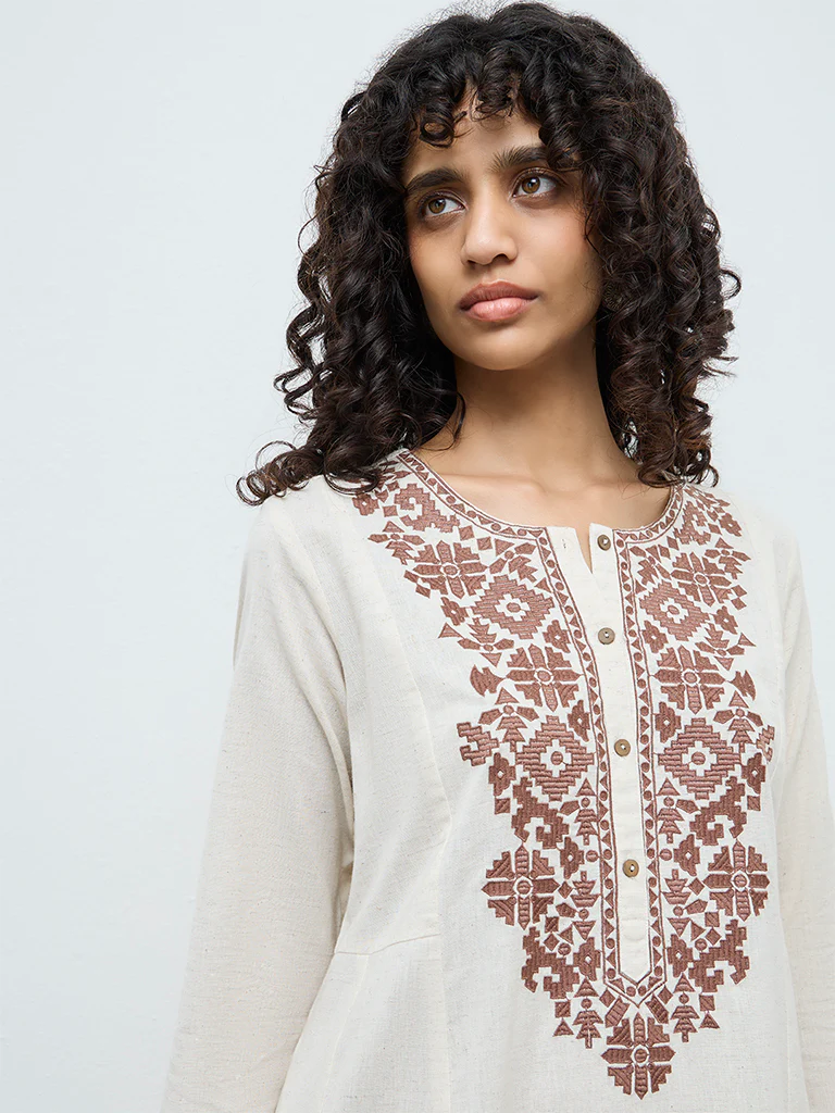 Utsa Off-White Embroidered Cotton-Blend Anarkali Kurta - Image 3