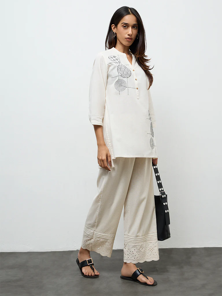 Utsa Off-White Embroidered Cotton-Blend Tunic - Image 2