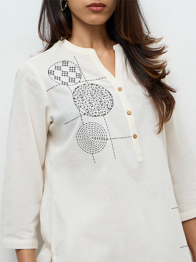Utsa Off-White Embroidered Cotton-Blend Tunic - Image 3