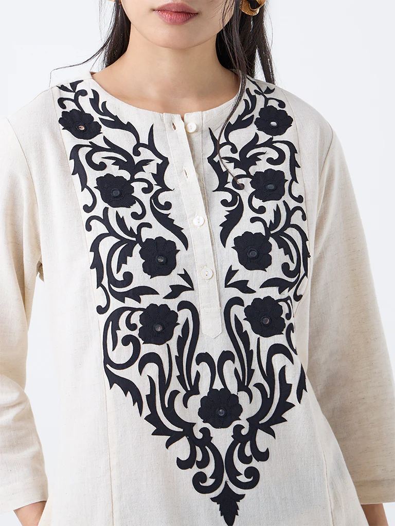 Utsa Off-White Floral Embroidered Cotton-Blend A-Line Kurta - Image 3